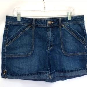 🤍🩵French Cuff cuffed stretchy jean shorts *Size 14